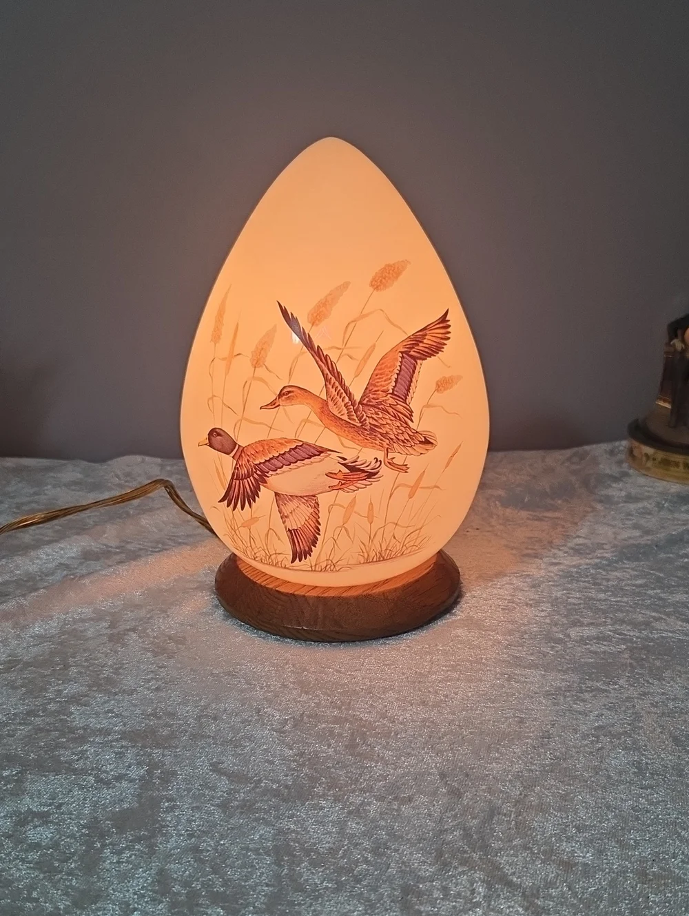 Ethan Allen Egg-Shaped Duck  Lamp — Warm Orange Glow
